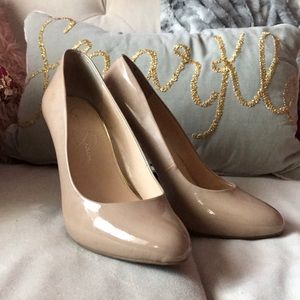 Nude Pumps